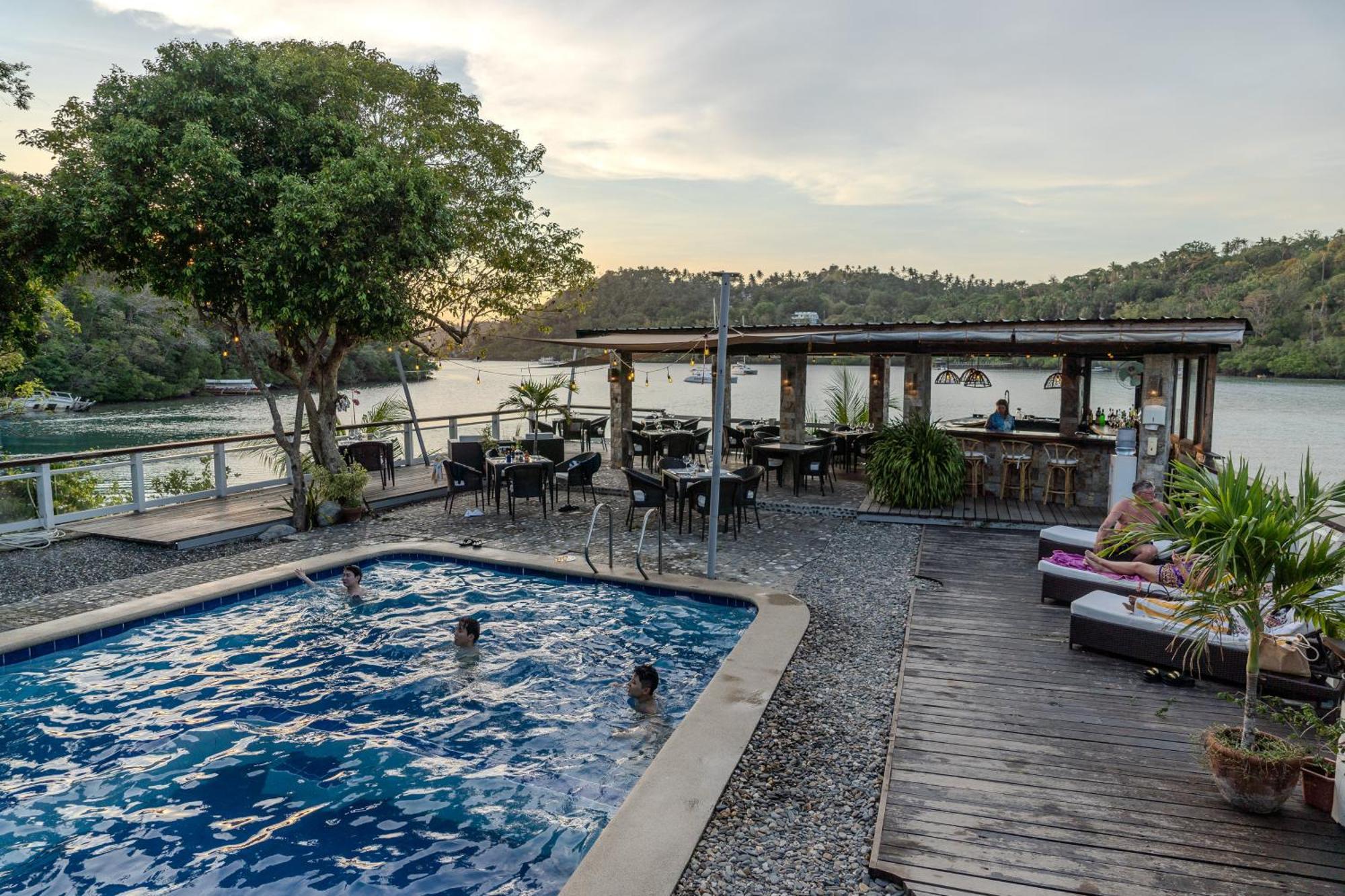 Edgewater Dive & Spa Resort Puerto Galera Zewnętrze zdjęcie