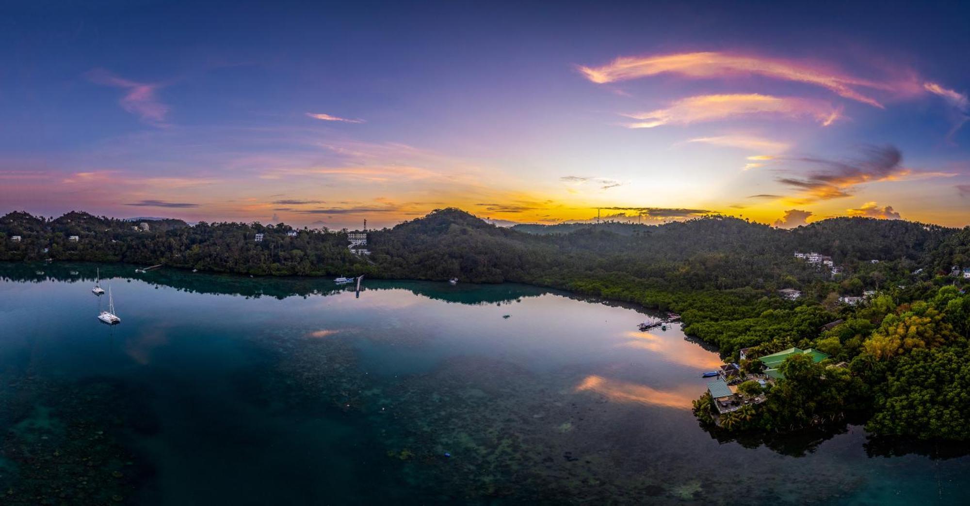 Edgewater Dive & Spa Resort Puerto Galera Zewnętrze zdjęcie