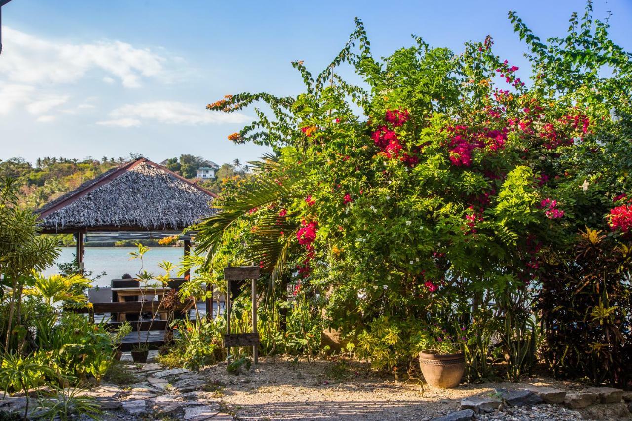 Edgewater Dive & Spa Resort Puerto Galera Zewnętrze zdjęcie